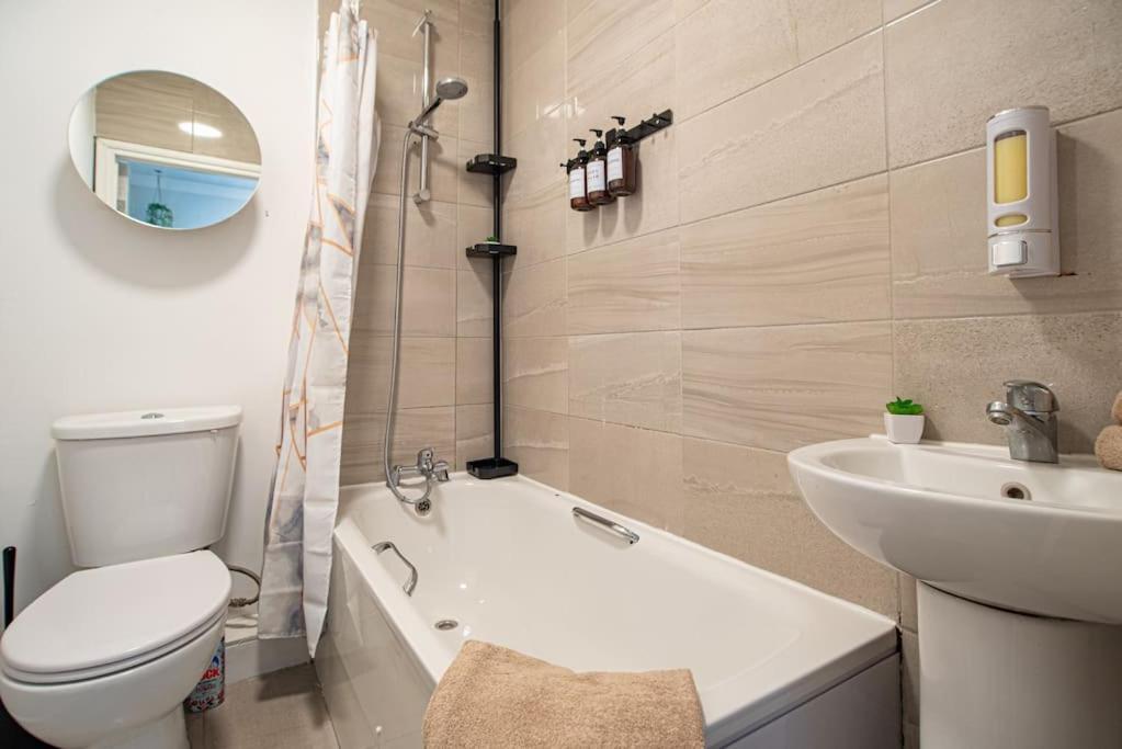 Watford Central Serviced Apartments エクステリア 写真