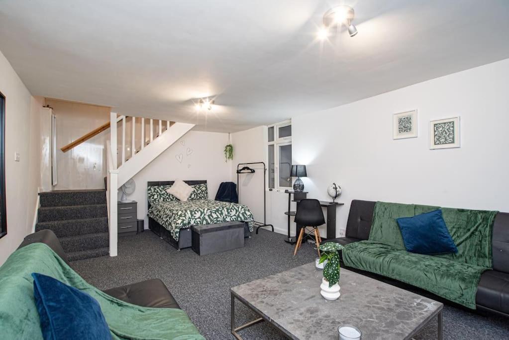 Watford Central Serviced Apartments エクステリア 写真