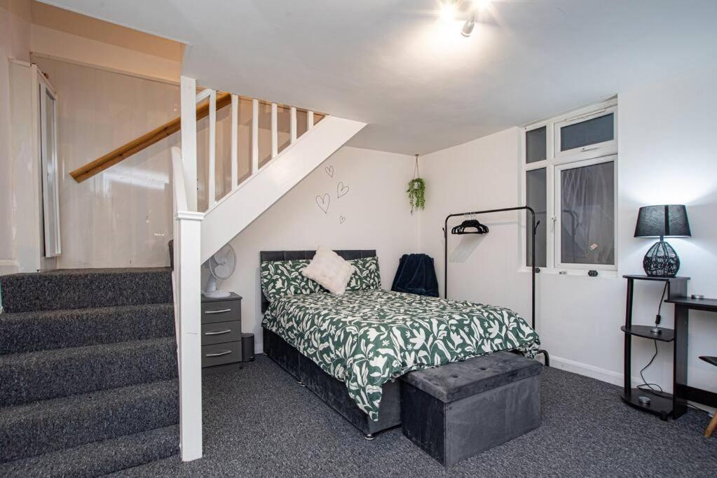 Watford Central Serviced Apartments エクステリア 写真